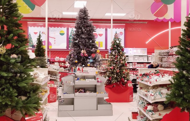 Christmas+decorations+in+stores.