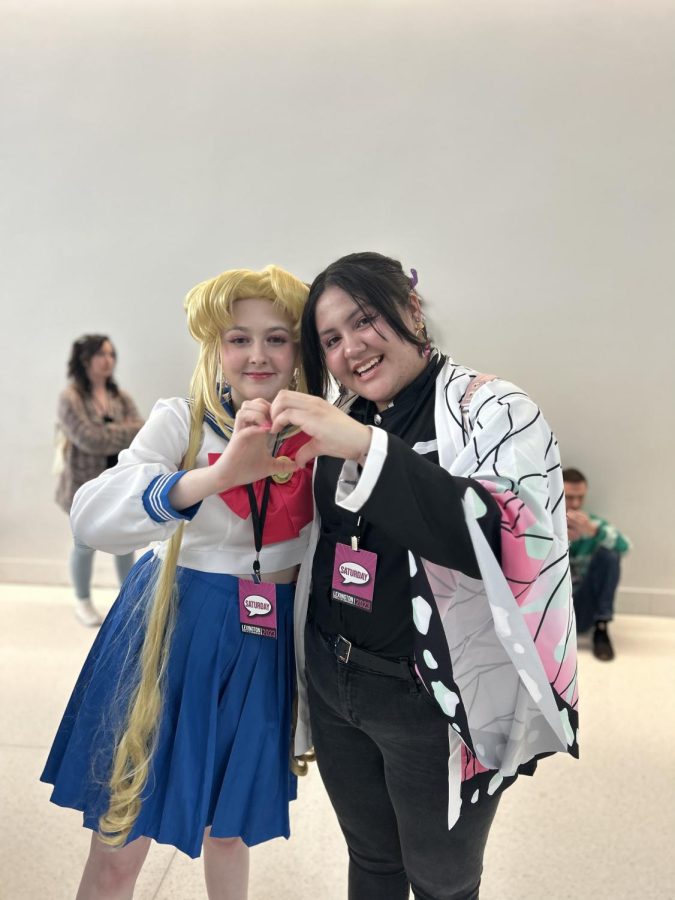 Lexington Comic-con (25 of march 2023)example of the effects of anime in america and cons  creating friendships .
Image of staff writer Madolynn Morgan and Nayely Zacatlan 