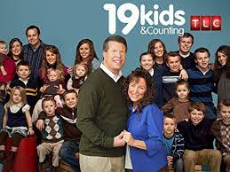 A photo of the Duggar family for their promo shoot during 19 Kids and Counting