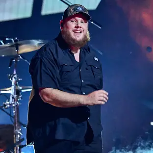 Luke combs at his show in australia