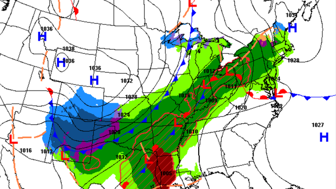 A map of the U.S weather synoptic scenario